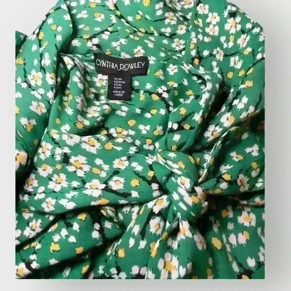 Green Floral Tie Sleveless Blouse - Picture 4 of 4